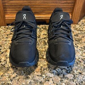 On Cloud CloudSwift Sneaker